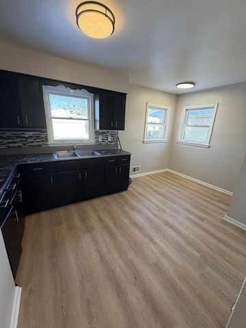 4334 W Eggert PLACE, Milwaukee, WI 53218