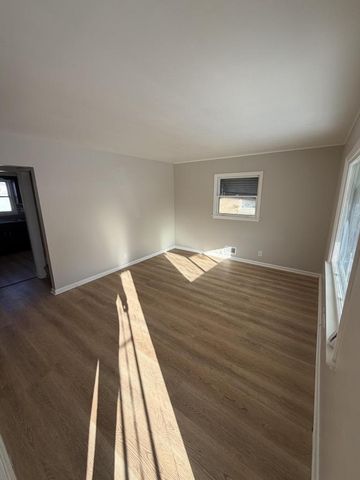 4334 W Eggert PLACE, Milwaukee, WI 53218