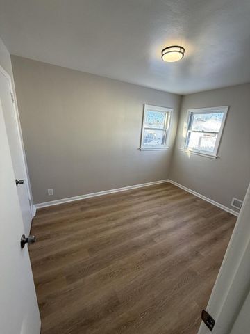 4334 W Eggert PLACE, Milwaukee, WI 53218