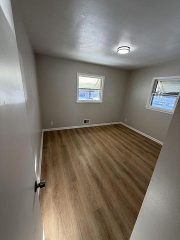 4334 W Eggert PLACE, Milwaukee, WI 53218