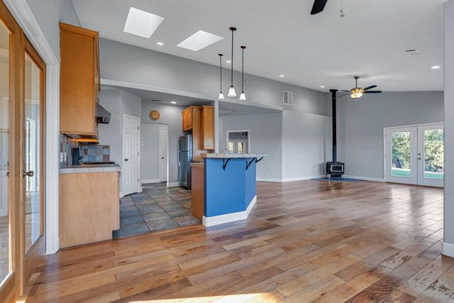 13303 Intermountain Road, Redding, CA 96003