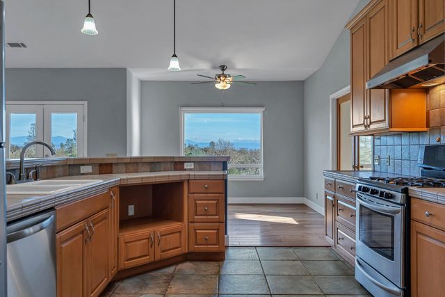 13303 Intermountain Road, Redding, CA 96003