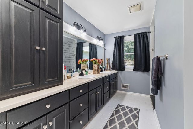 190 Sleepy Creek Drive, Dudley, NC 28333