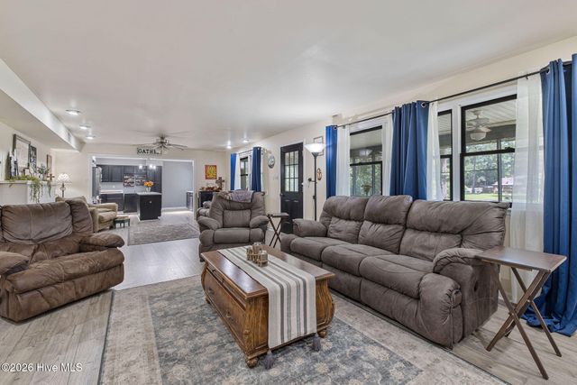 190 Sleepy Creek Drive, Dudley, NC 28333