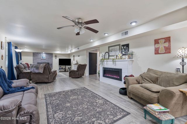 190 Sleepy Creek Drive, Dudley, NC 28333