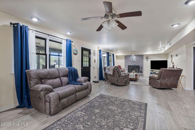 190 Sleepy Creek Drive, Dudley, NC 28333