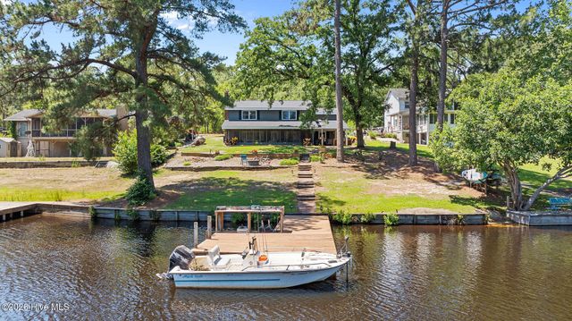 190 Sleepy Creek Drive, Dudley, NC 28333