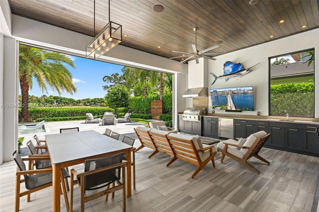 162 Commodore Drive, Jupiter, FL 33477