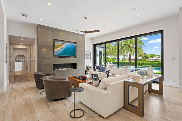 162 Commodore Drive, Jupiter, FL 33477
