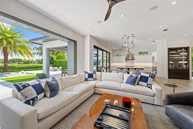 162 Commodore Drive, Jupiter, FL 33477