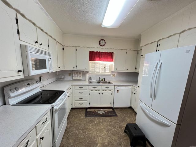 111 LEEWOOD Drive, Arkadelphia, AR 71923