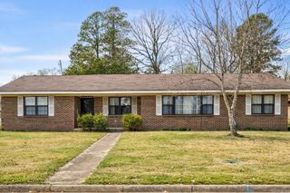 111 LEEWOOD Drive, Arkadelphia, AR 71923
