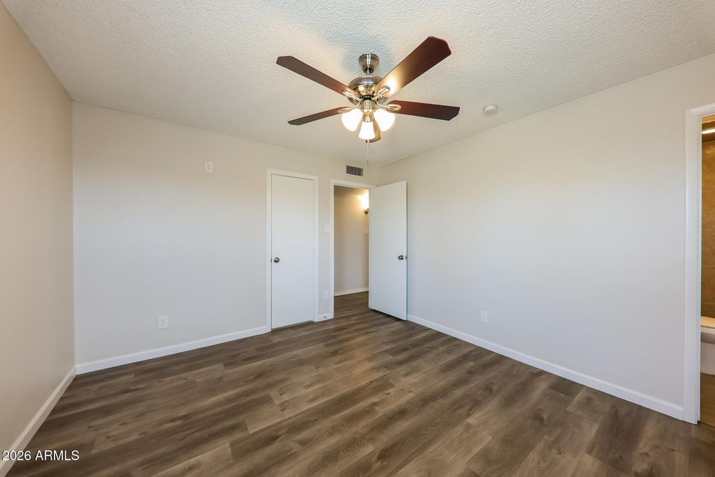 Image 16 of property listing at 13802 N 36TH Avenue, Phoenix, AZ 85053