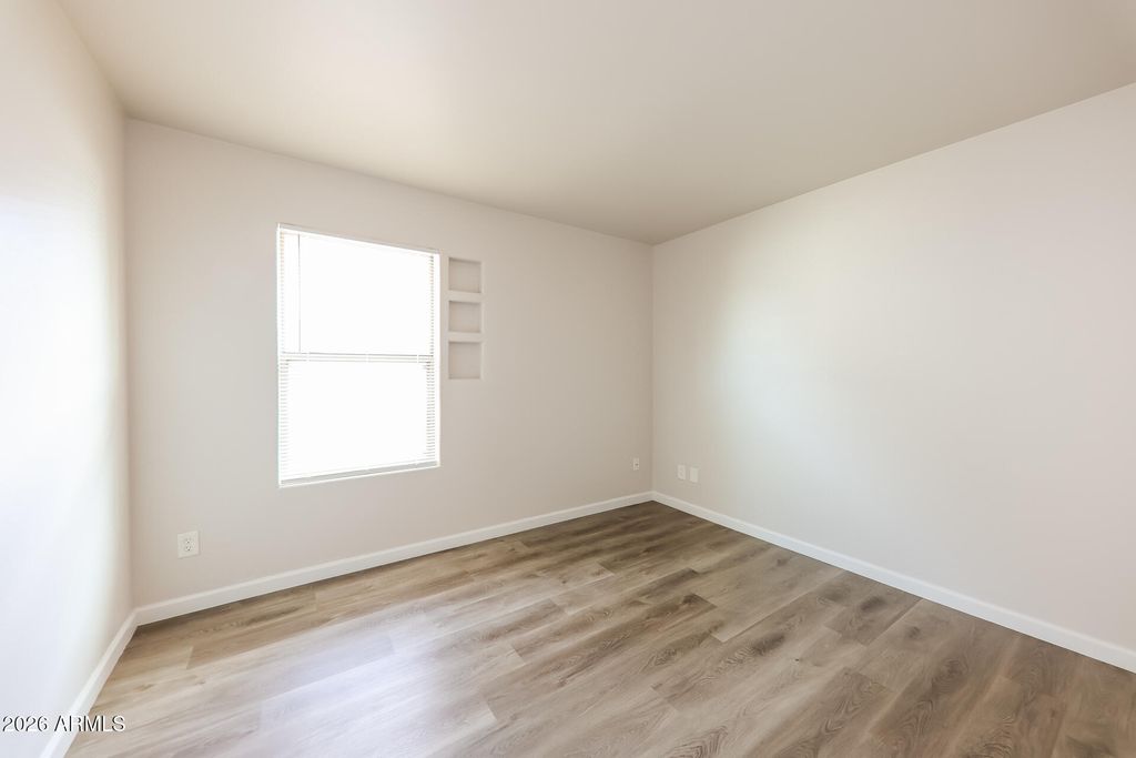 Image 18 of property listing at 13802 N 36TH Avenue, Phoenix, AZ 85053