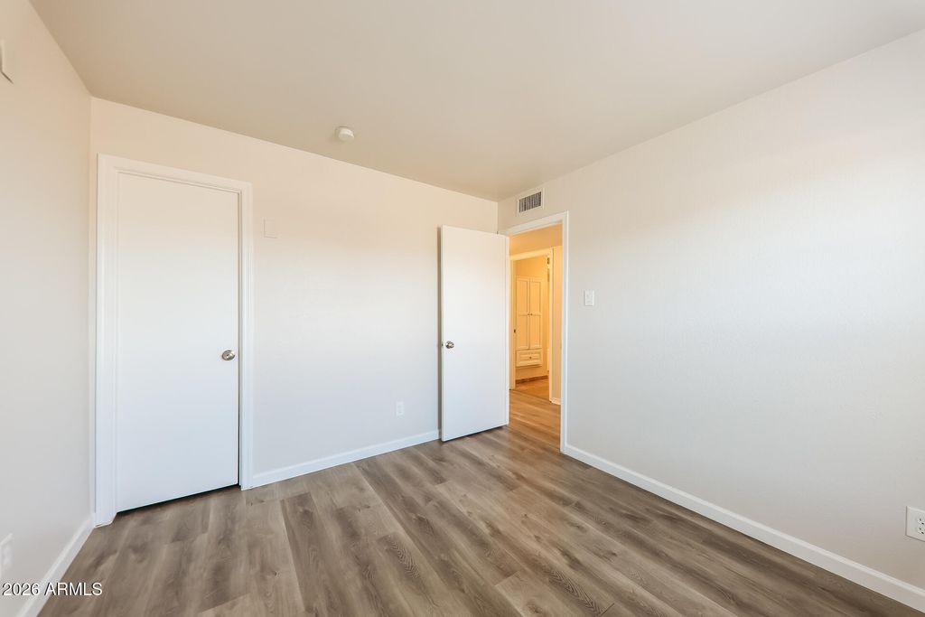 Image 21 of property listing at 13802 N 36TH Avenue, Phoenix, AZ 85053