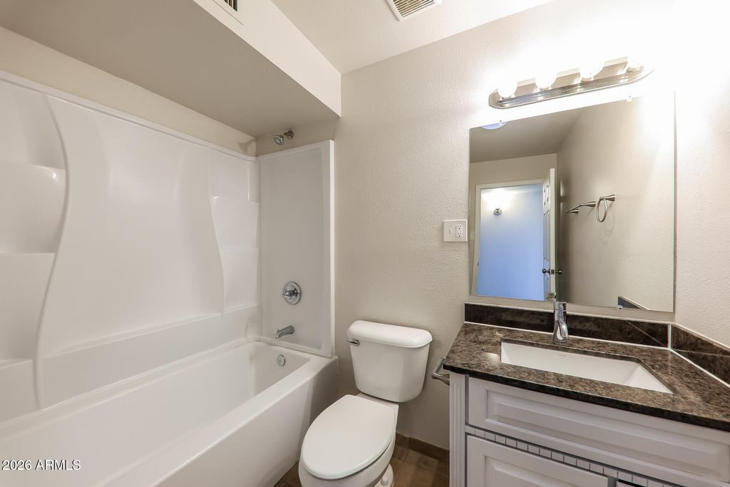 Image 23 of property listing at 13802 N 36TH Avenue, Phoenix, AZ 85053