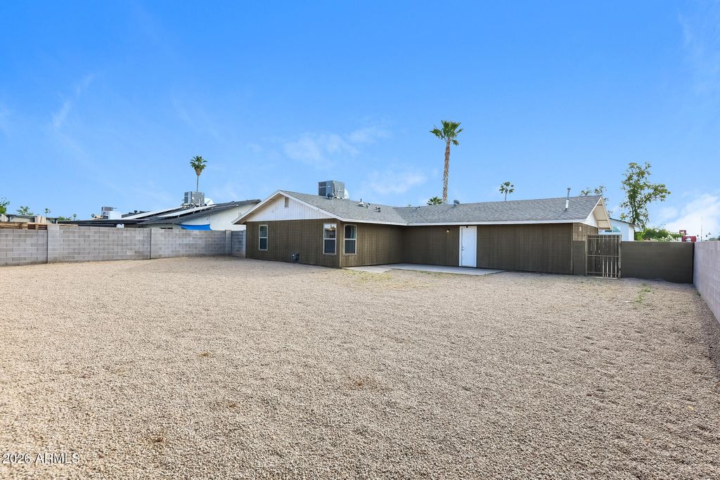 Image 24 of property listing at 13802 N 36TH Avenue, Phoenix, AZ 85053