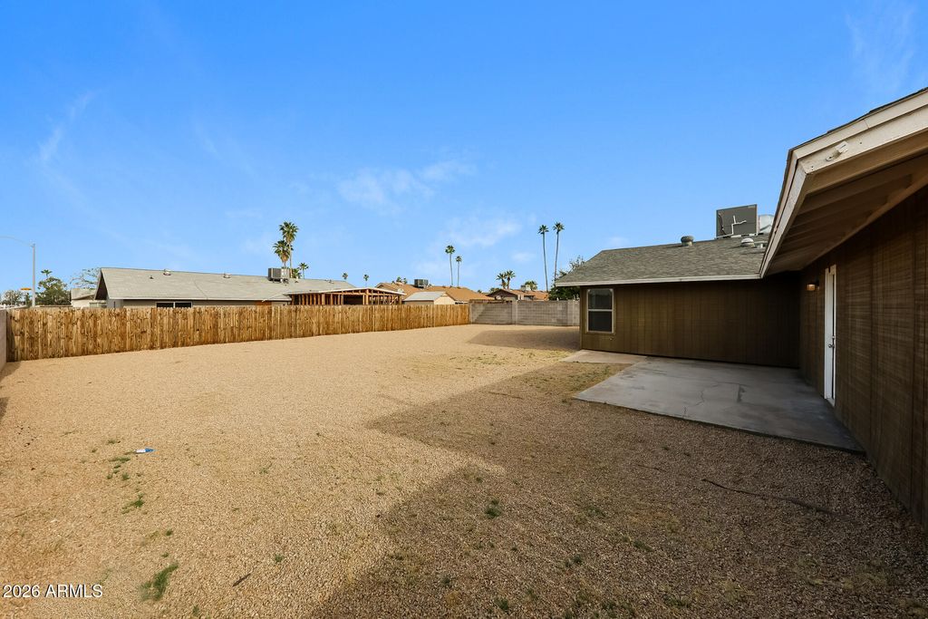 Image 26 of property listing at 13802 N 36TH Avenue, Phoenix, AZ 85053