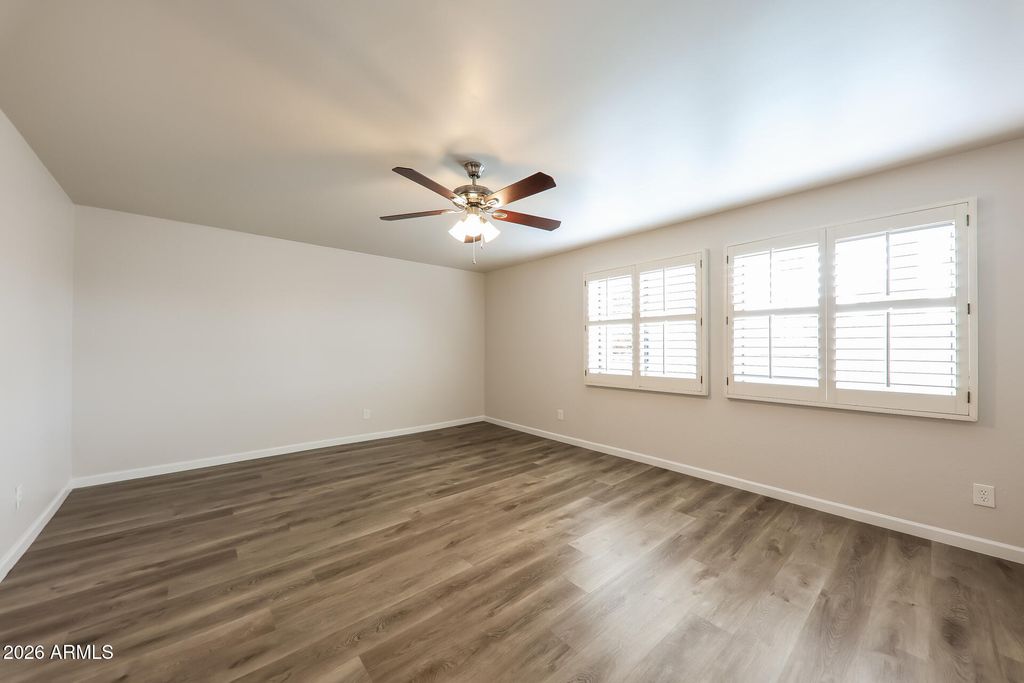 Image 6 of property listing at 13802 N 36TH Avenue, Phoenix, AZ 85053