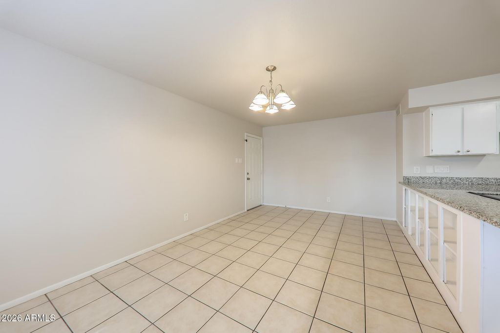 Image 7 of property listing at 13802 N 36TH Avenue, Phoenix, AZ 85053