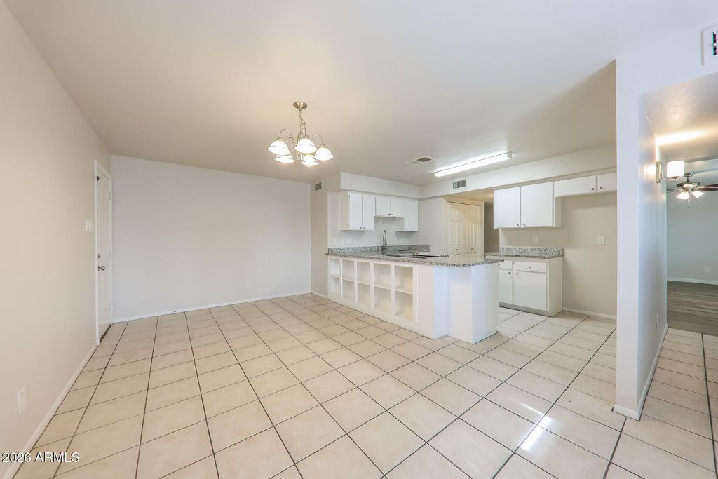Image 8 of property listing at 13802 N 36TH Avenue, Phoenix, AZ 85053