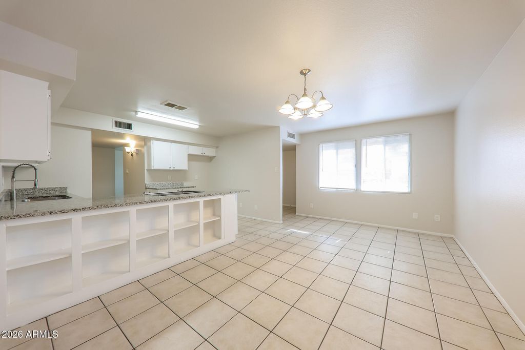 Image 9 of property listing at 13802 N 36TH Avenue, Phoenix, AZ 85053