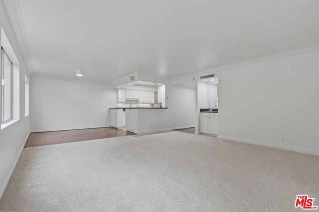 435 N Oakhurst Drive 304, Beverly Hills, CA 90210