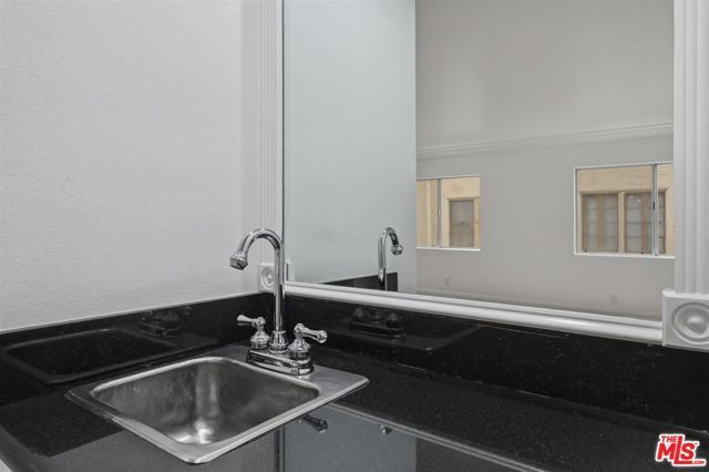 435 N Oakhurst Drive 304, Beverly Hills, CA 90210