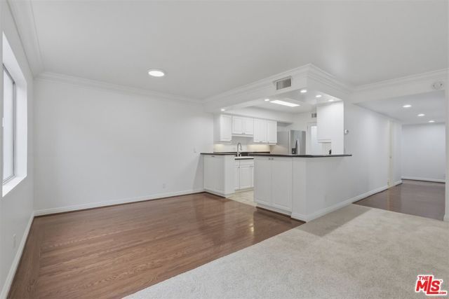 435 N Oakhurst Drive 304, Beverly Hills, CA 90210