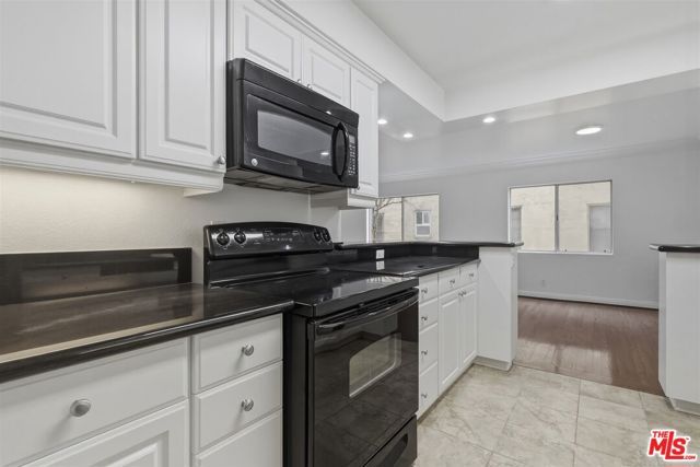 435 N Oakhurst Drive 304, Beverly Hills, CA 90210