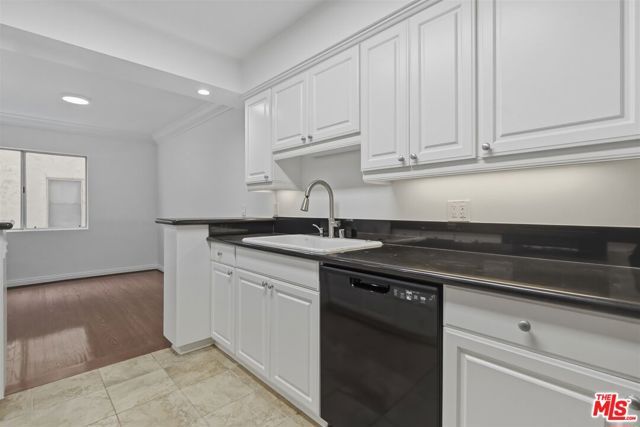 435 N Oakhurst Drive 304, Beverly Hills, CA 90210