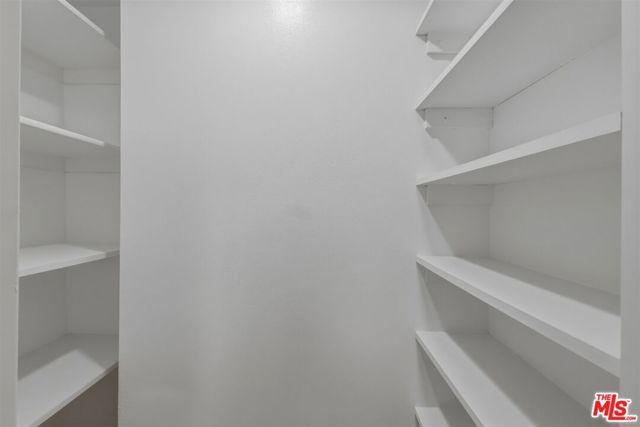 435 N Oakhurst Drive 304, Beverly Hills, CA 90210