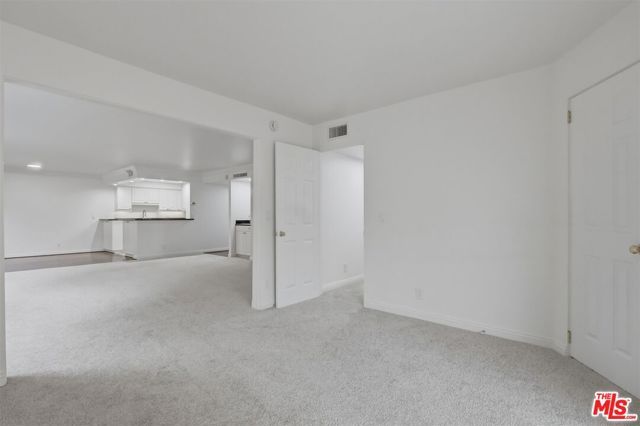 435 N Oakhurst Drive 304, Beverly Hills, CA 90210