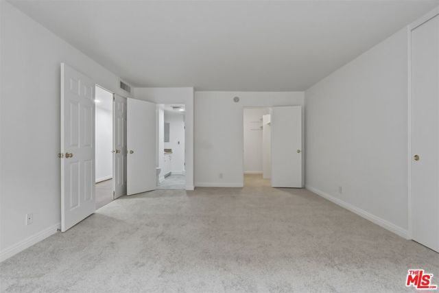 435 N Oakhurst Drive 304, Beverly Hills, CA 90210