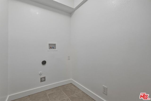 435 N Oakhurst Drive 304, Beverly Hills, CA 90210