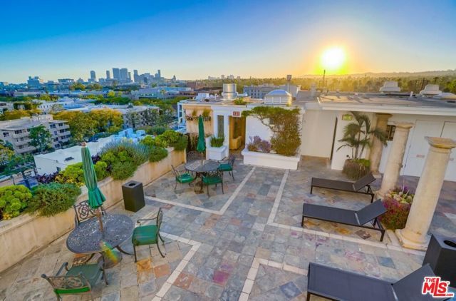 435 N Oakhurst Drive 304, Beverly Hills, CA 90210