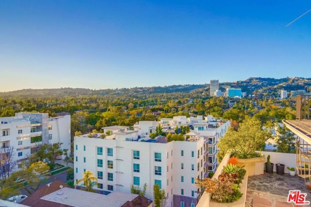 435 N Oakhurst Drive 304, Beverly Hills, CA 90210