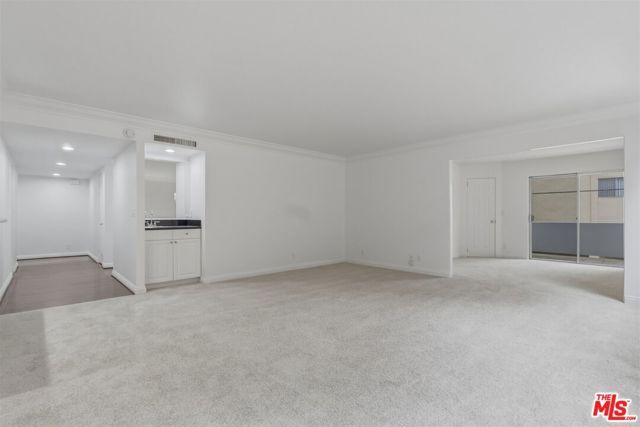 435 N Oakhurst Drive 304, Beverly Hills, CA 90210