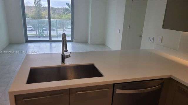 2000 Metropica Way 201, Sunrise, FL 33323