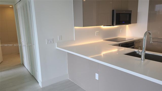 2000 Metropica Way 201, Sunrise, FL 33323