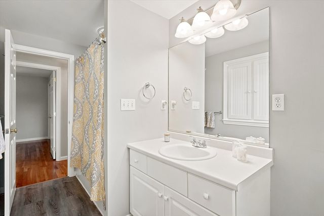 46 River Rd 225, Tewksbury, MA 01876