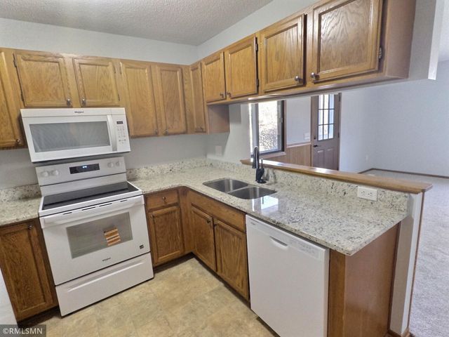 1202 W Royal Oaks Drive, Shoreview, MN 55126