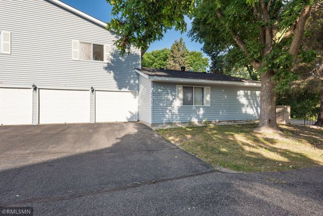 1202 W Royal Oaks Drive, Shoreview, MN 55126