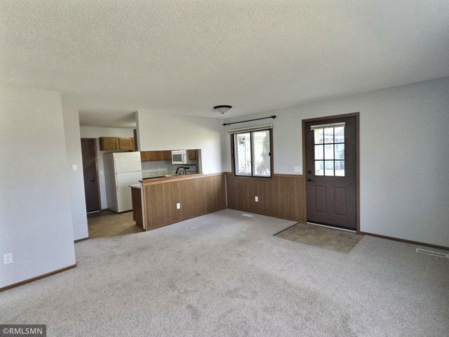 1202 W Royal Oaks Drive, Shoreview, MN 55126