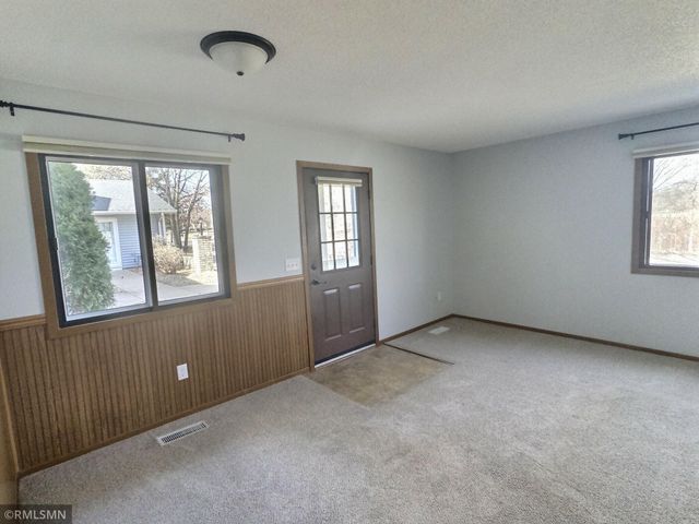 1202 W Royal Oaks Drive, Shoreview, MN 55126