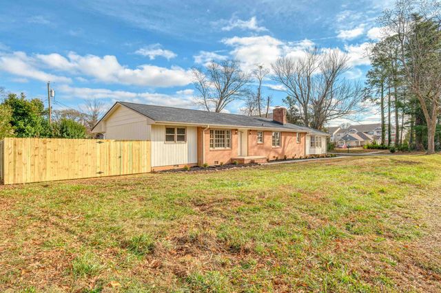 405 Oak Grove Road, Spartanburg, SC 29301