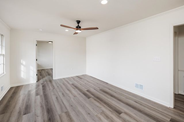 405 Oak Grove Road, Spartanburg, SC 29301