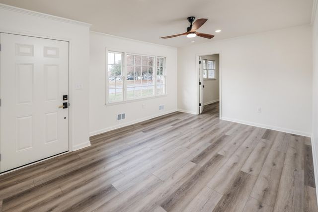 405 Oak Grove Road, Spartanburg, SC 29301