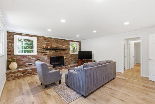 4326 DUNCAN DR, Annandale, VA 22003