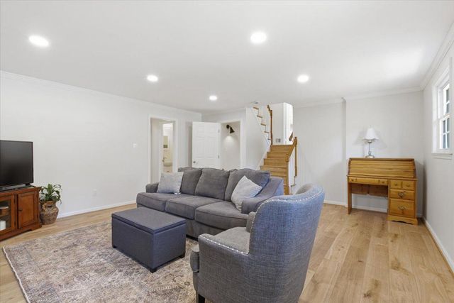 4326 DUNCAN DR, Annandale, VA 22003